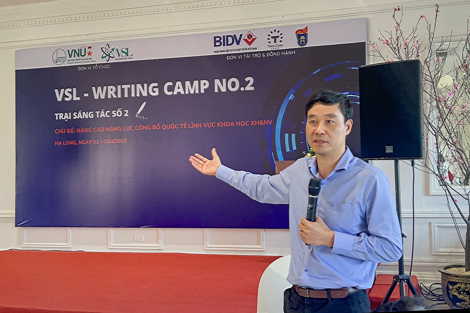 VNU-VSL Writing Camp 2 - Trại sáng tác số 2: “Nâng cao năng lực công bố quốc tế trong lĩnh vực khoa học xã hội và nhân văn”.
