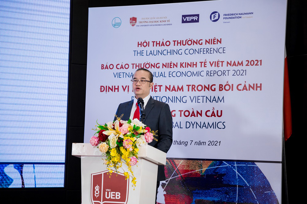 Định vị lại Việt Nam trong bối cảnh biến động toàn cầu” - những nhận định chuyên sâu của báo cáo thường niên kinh tế Việt Nam 2021