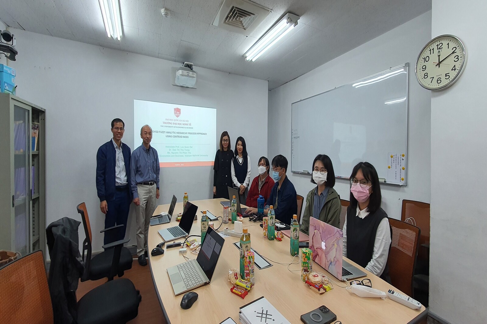 Giảng viên Khoa Kinh tế Phát triển trao đổi học thuật, hợp tác nghiên cứu tại trường Đại học Quốc gia Khoa học và Công nghệ Đài Loan
