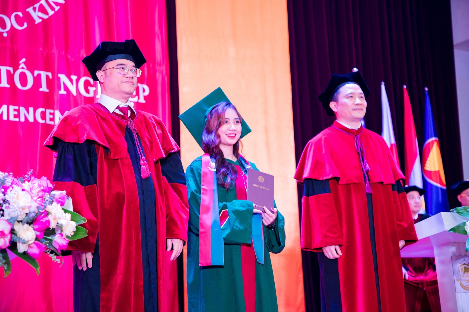  “Bức tâm thư” đầy cảm xúc và tự hào trong Lễ tốt nghiệp năm 2023 của Trường Đại học Kinh tế - ĐHQGHN