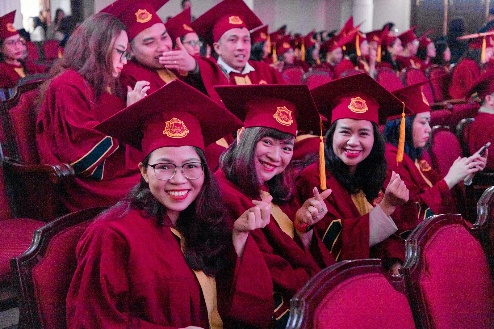 Trường ĐH Kinh tế - ĐHQGHN tổ chức Lễ trao bằng tốt nghiệp đợt 1 năm 2023