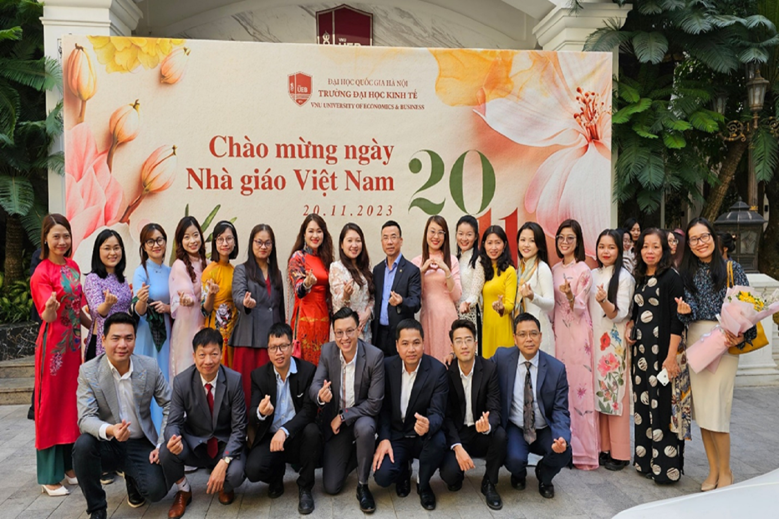 Lễ kỷ niệm Ngày Nhà giáo Việt Nam 20/11 tại Viện QTKD, Trường ĐH Kinh tế - ĐHQGHN
