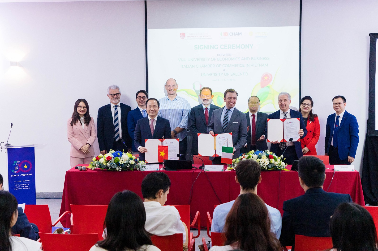 Trường Đại học Kinh tế - ĐHQGHN mở rộng hợp tác, ký kết Ý định thư và tổ chức tọa đàm với Phòng Thương mại Italia tại Việt Nam và Đại học Salento, Ý