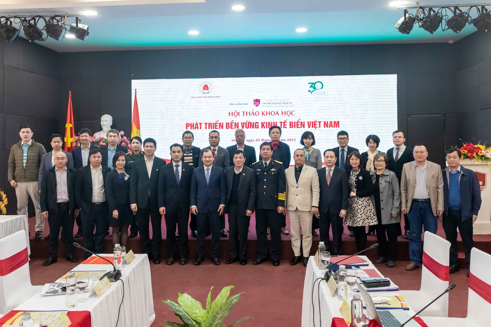 UEB phối hợp Ban tuyên giáo Trung ương, Đại học Quốc gia Hà Nội tổ chức Hội thảo khoa học “Phát triển bền vững kinh tế biển Việt Nam”