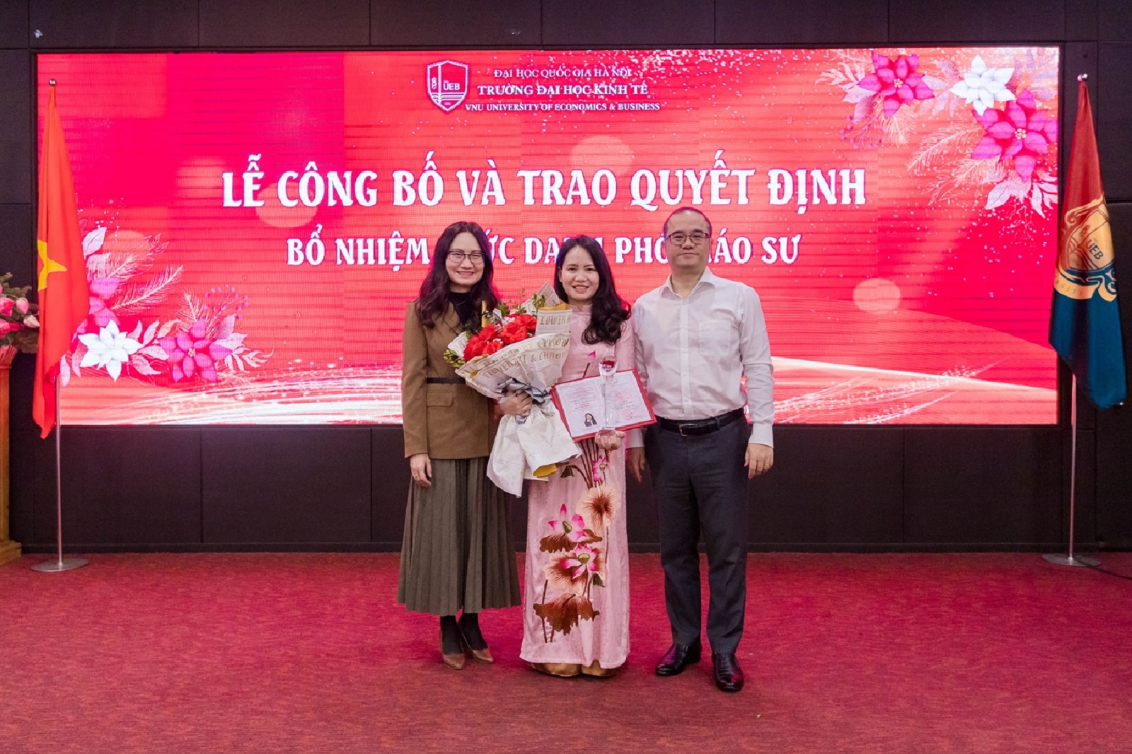 Chúc mừng PGS.TS Vũ Thanh Hương nhận chức danh Phó Giáo sư ngành Kinh tế